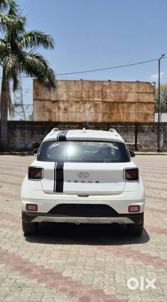 Hyundai Venue S Plus Mt 1.2 Kappa, 2021, Cng & Hybrids