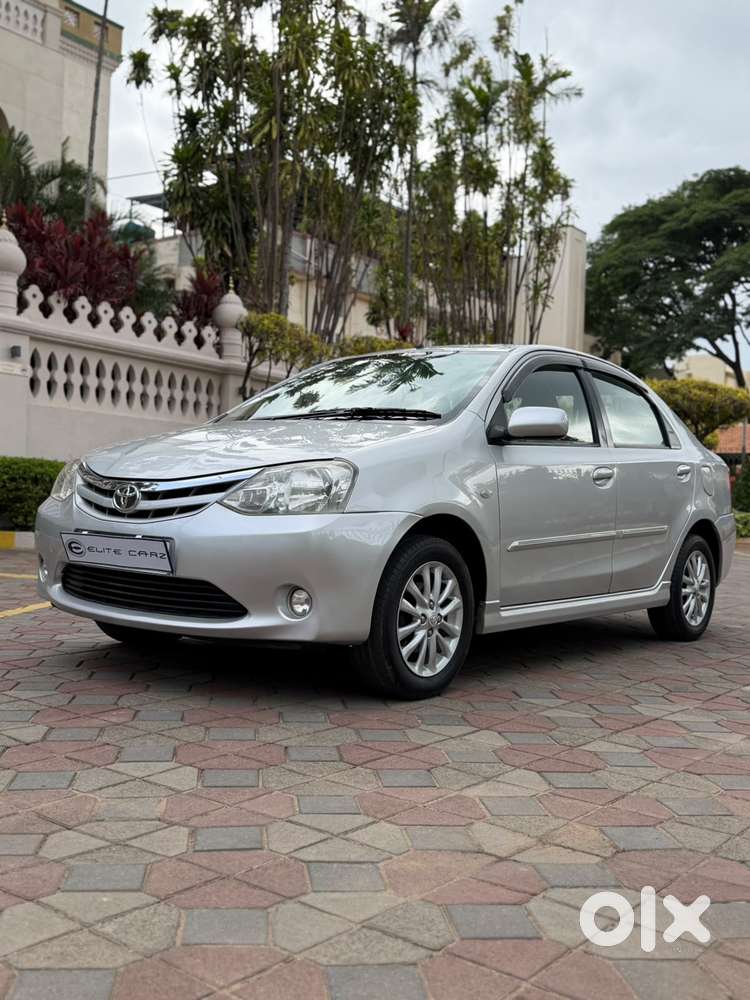 Toyota Etios V, 2011, Petrol