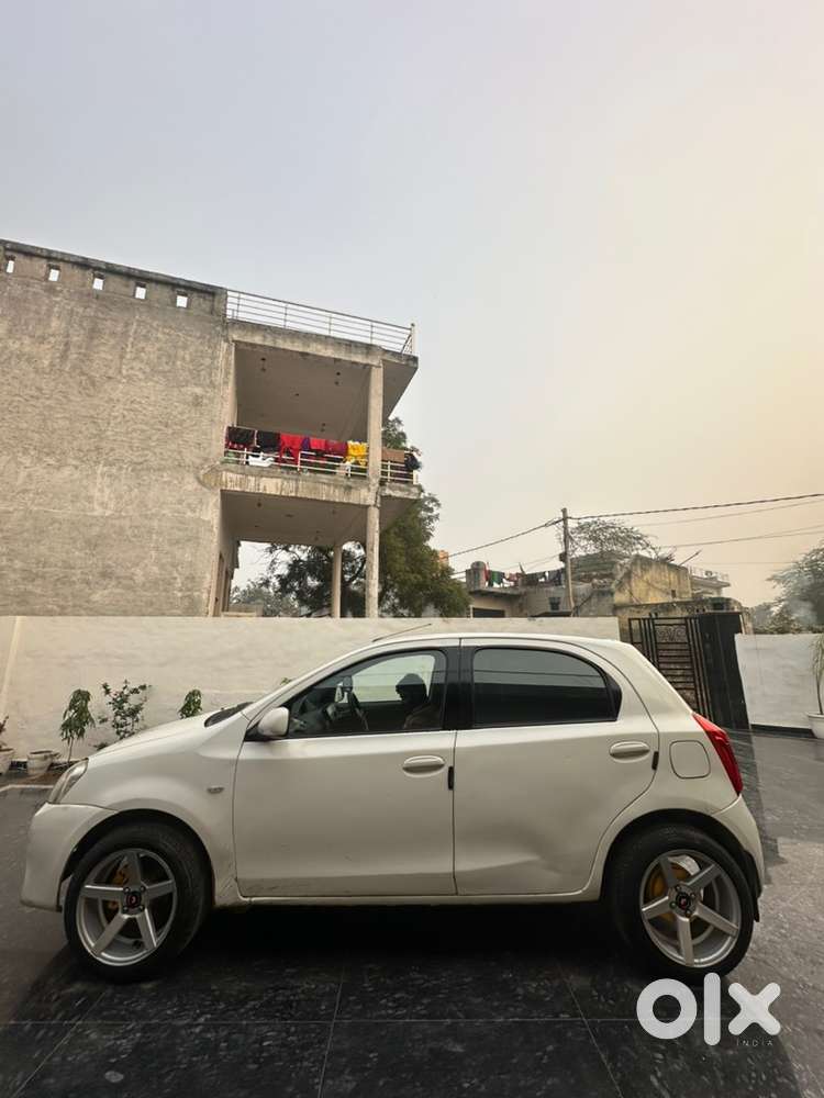 Toyota Etios Liva 2013