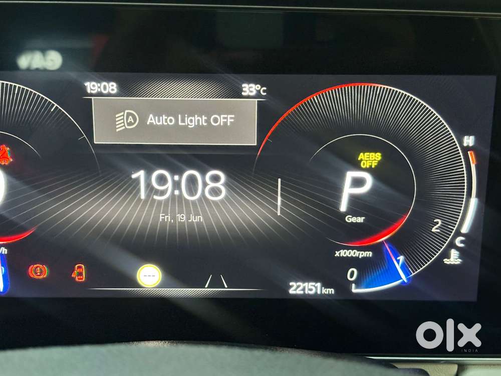 Mahindra Xuv700 2.2 Ax 7 Diesel At Luxury Pack Str Awd, 2025, Diesel