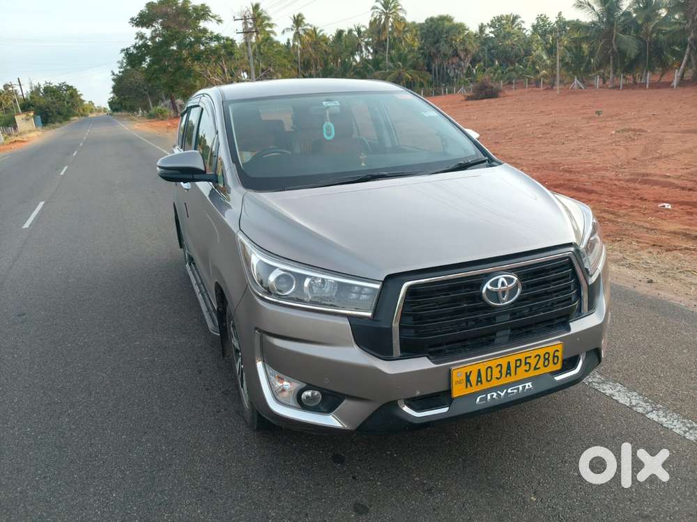 Toyota Innova Crysta 2025