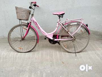 Pink colour ladies discount cycle