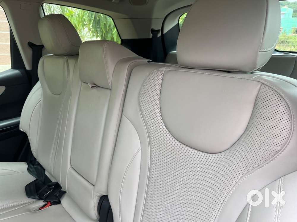 Closer To Brand New Mahindra Xuv 700 Automatic Car Available For Sale