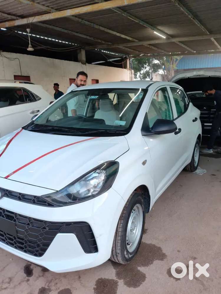 Hyundai Aura 2026 Petrol 4200 Km Driven 6lakh