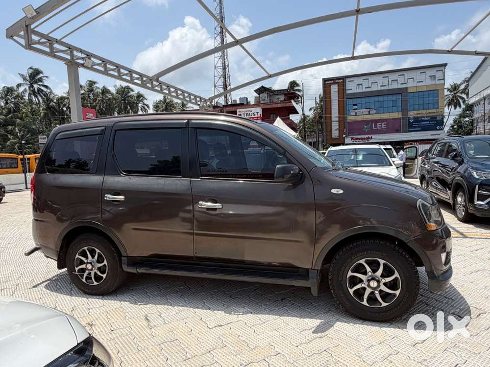 Mahindra Xylo(2012-2014)2.5d4bs Iv