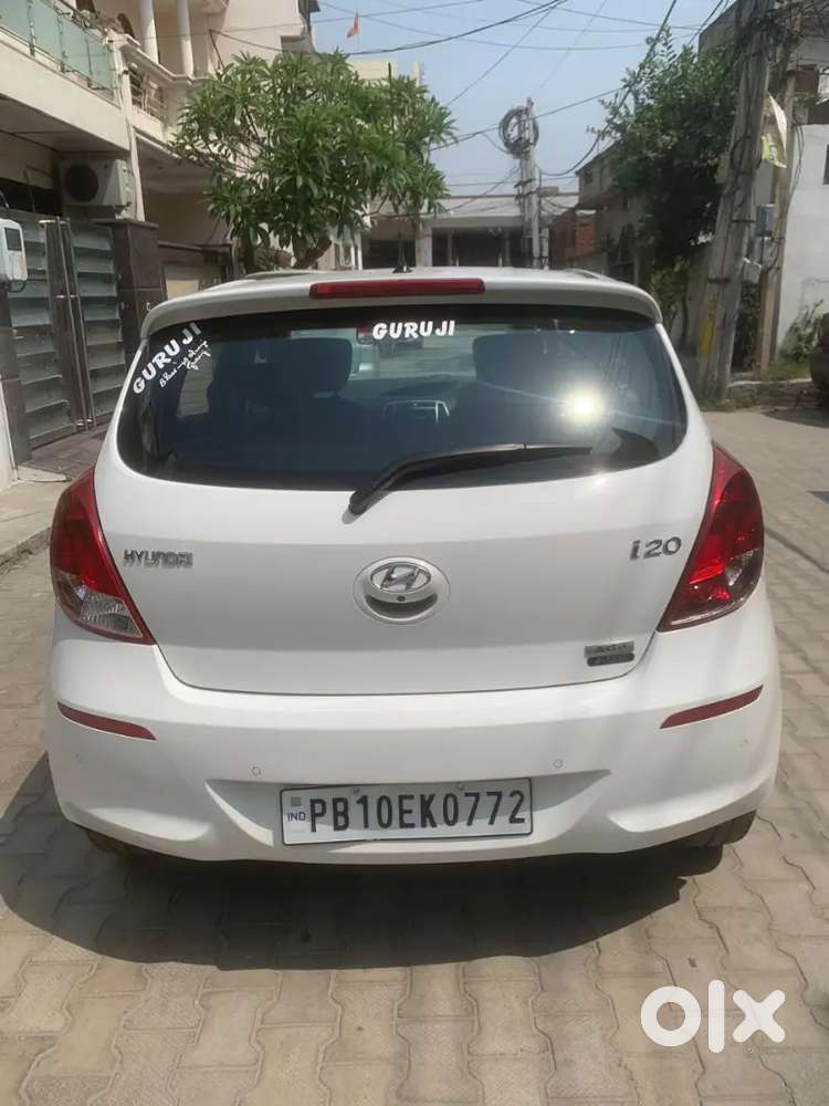 I20 Asta 31829 Kms Run Top Model Brand New Condition With New Tyres