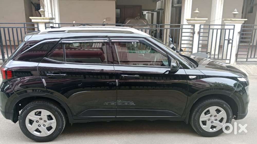 Hyundai Venue S 1.2 Petrol, 2022, Petrol
