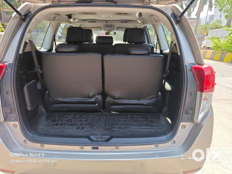 Toyota Innova Crysta 2.4 V 8 Str, 2017, Diesel