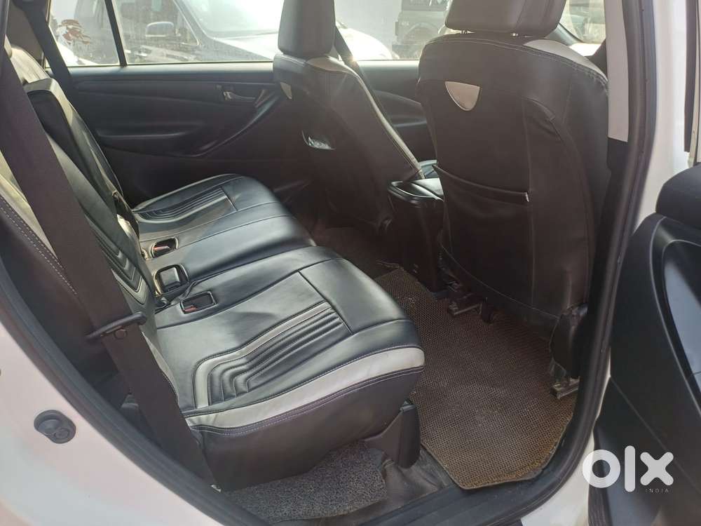 Toyota Innova Crysta 2.4 G Mt, 2023, Diesel
