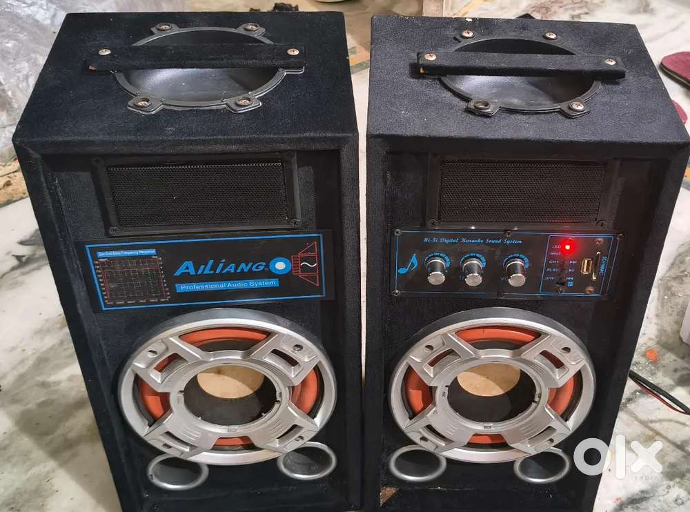 Blootooth speaker pair