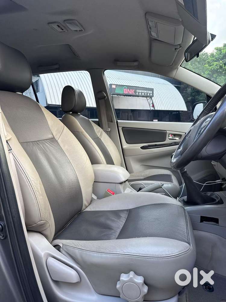 Toyota Innova 2.5 Z Diesel 7 Seater, 2015, Diesel