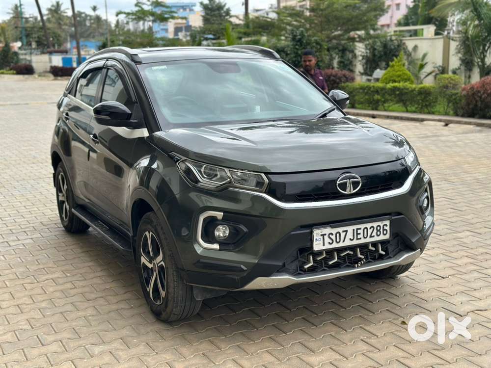 Tata Nexon Xz+ Sunroof , 26,402km -  Petrol , Manual 2022
