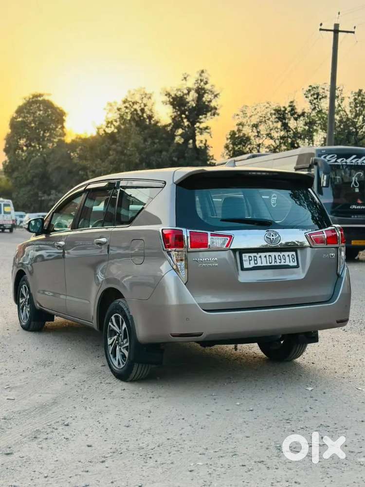 2022 Crysta Manual Diesel Vx