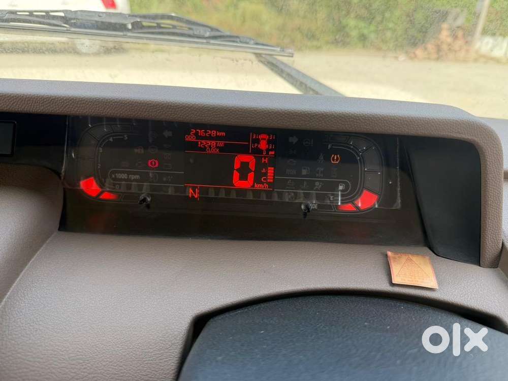 Mahindra Taxi No Diesel Car 2025