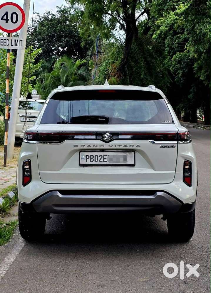 Maruti Suzuki Grand Vitara 1.5 Alpha Plus Intelligent Hybrid Ecvt, 2..