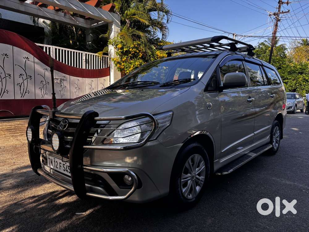 Toyota Innova 2.5 Gx (diesel) 8 Seater Bs Iv, 2015, Diesel