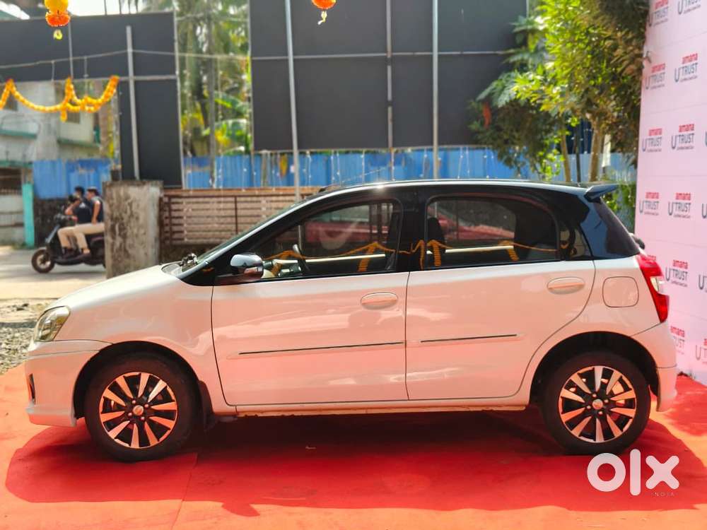 Toyota Etios Liva V Limited, 2016, Petrol