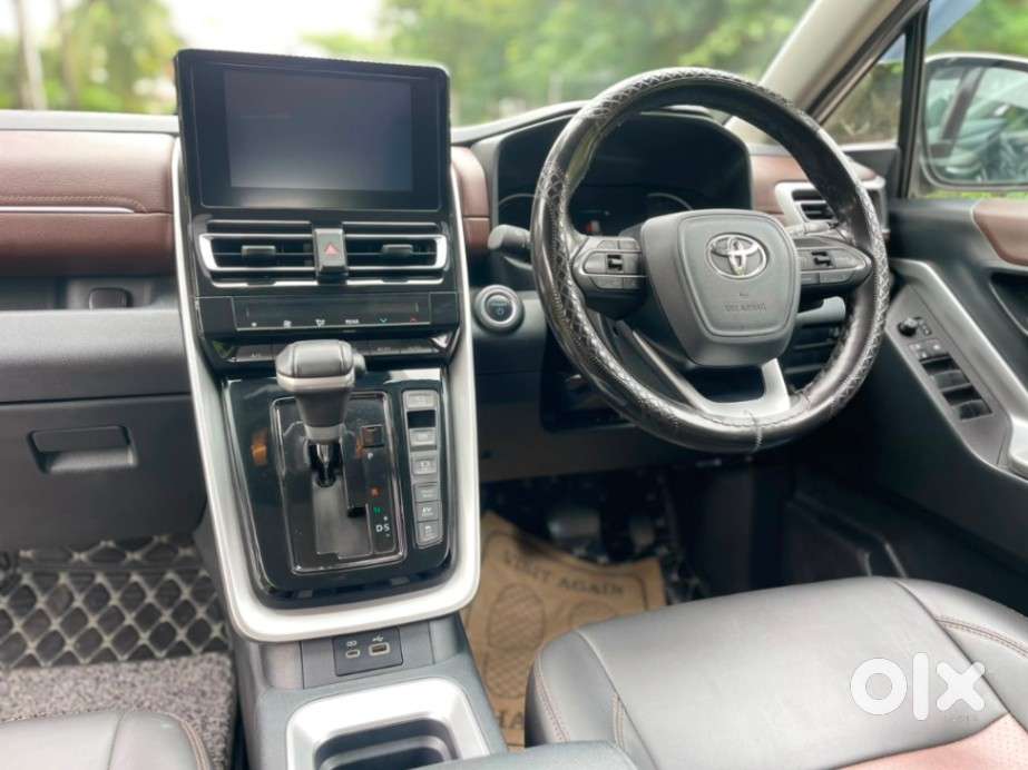 Toyota Innova Hycross 2.0 Vx Hybrid 7 Str, 2025, Petrol