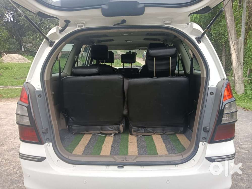 Toyota Innova 2.5 G (diesel) 7 Seater Bs Iv, 2015, Diesel