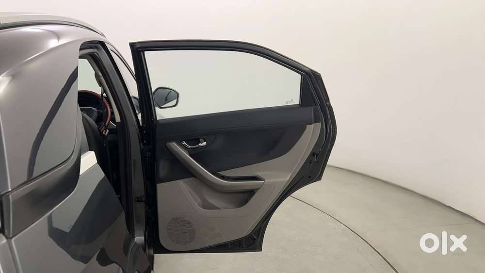 Tata Nexon 1.2 Revotron Xza Plus (l), 2019, Petrol
