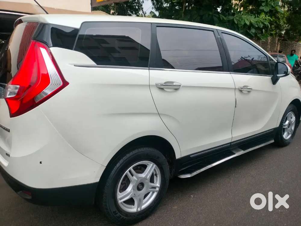 Mahindra Marazzo M6 2019
