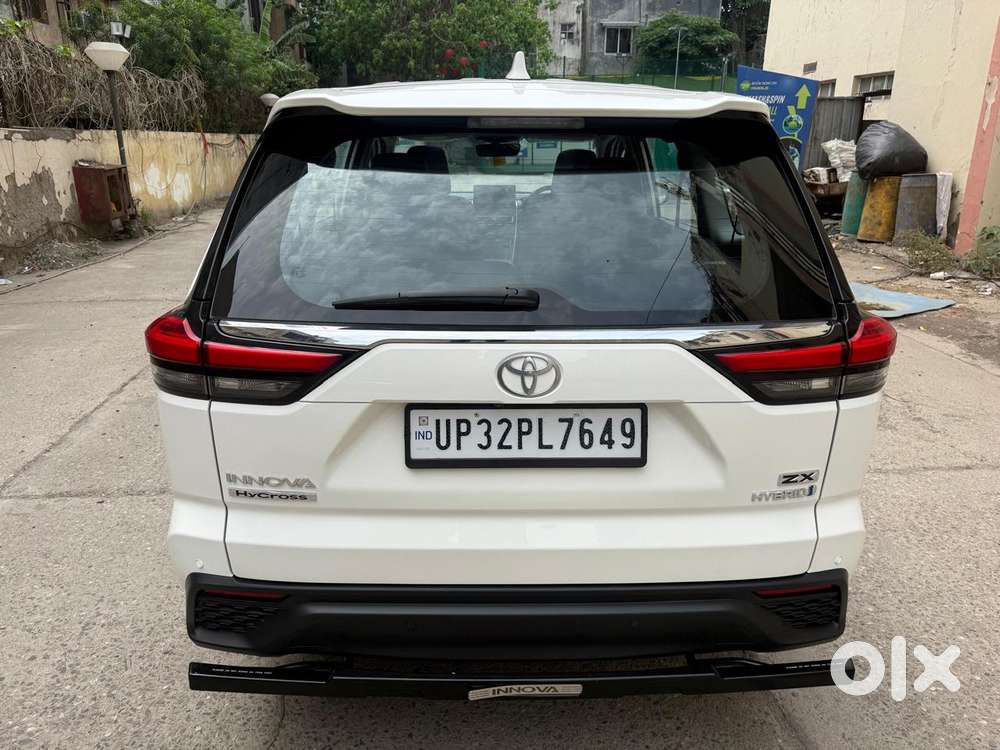 Toyota Innova Hycross 2.0 Zx Hybrid 7 Str, 2024, Petrol