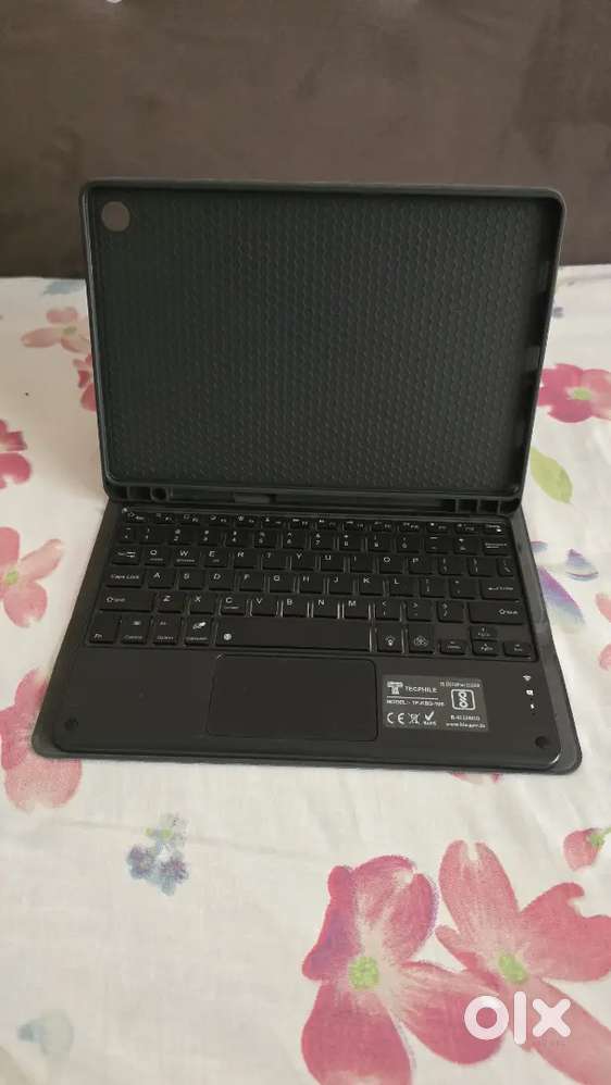 Smart RGB Keyboard Case For Tablet