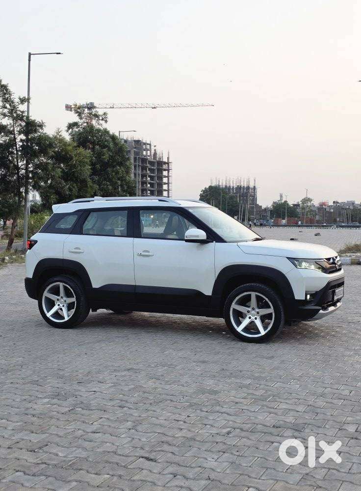 Maruti Suzuki Brezza 1.5 Zxi At Smart Hybrid, 2022, Cng & Hybrids