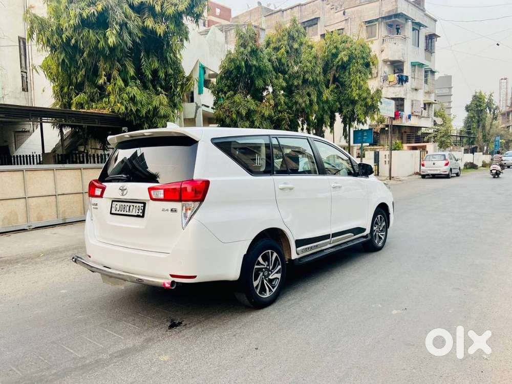 Toyota Innova Crysta 2.4 G Plus Mt 8 Str, 2022, Diesel