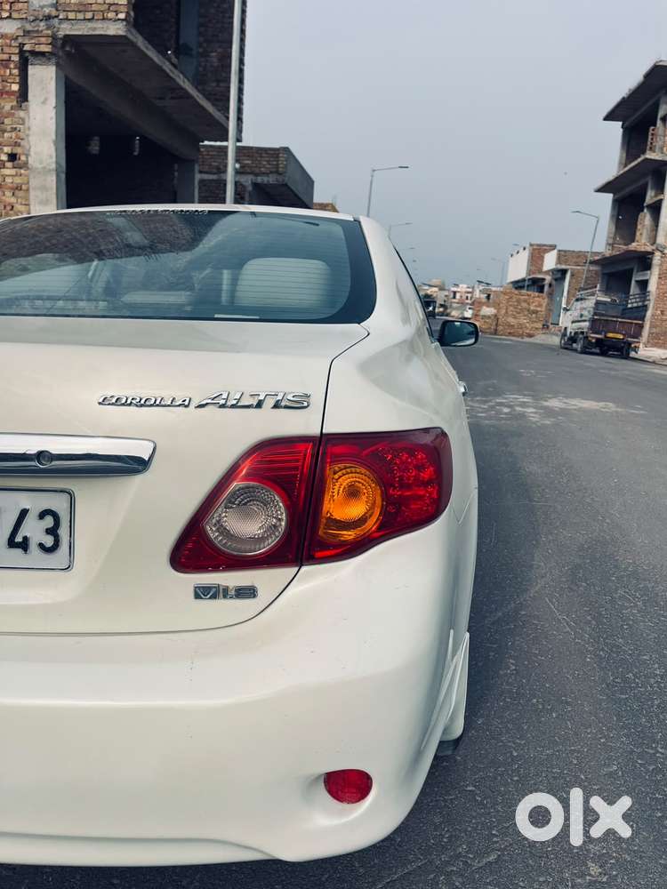 Toyota Corolla Altis [ ] 1.8 Vl At, 2011, Petrol