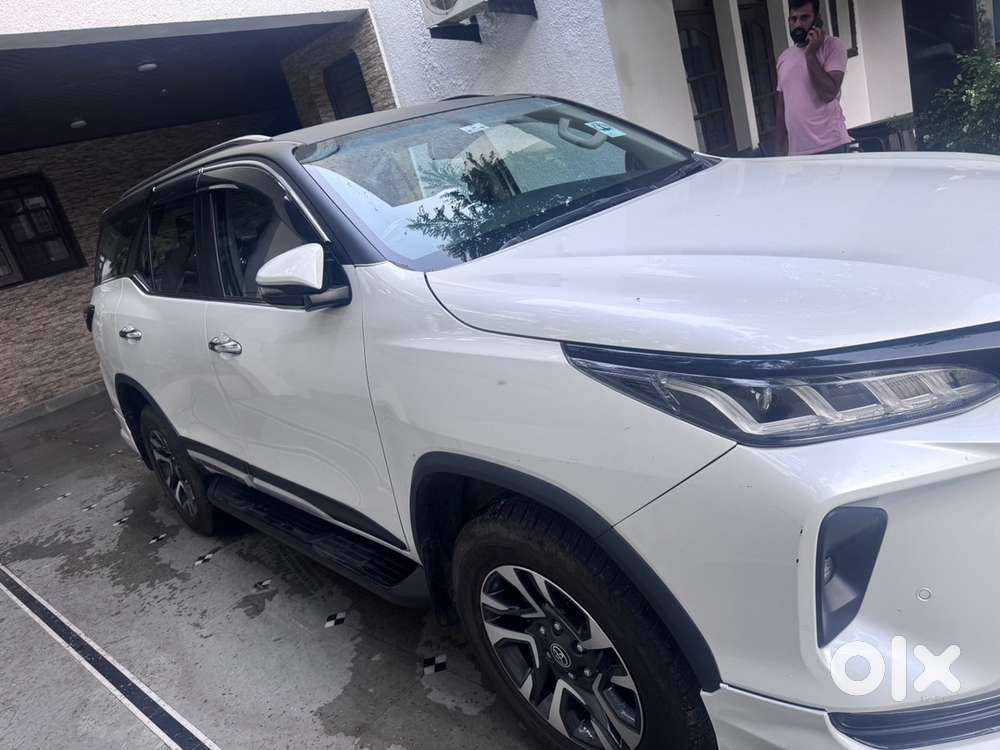 Toyota Fortuner Legender 2024