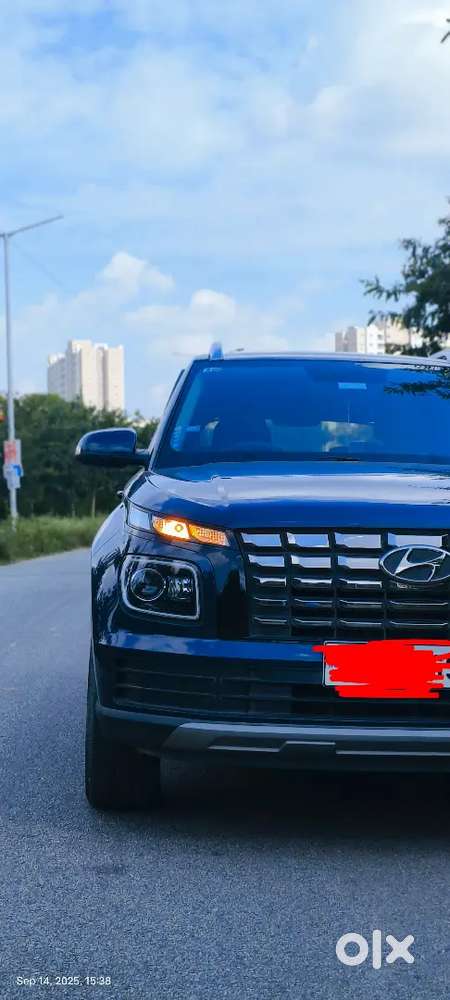 Hyundai Venue 2022 Petrol Well Maintained