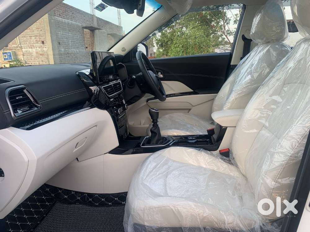 Urgent Sale 6 Months Old Brand New 2026 Mahindra Xuv 3xo Ax7l