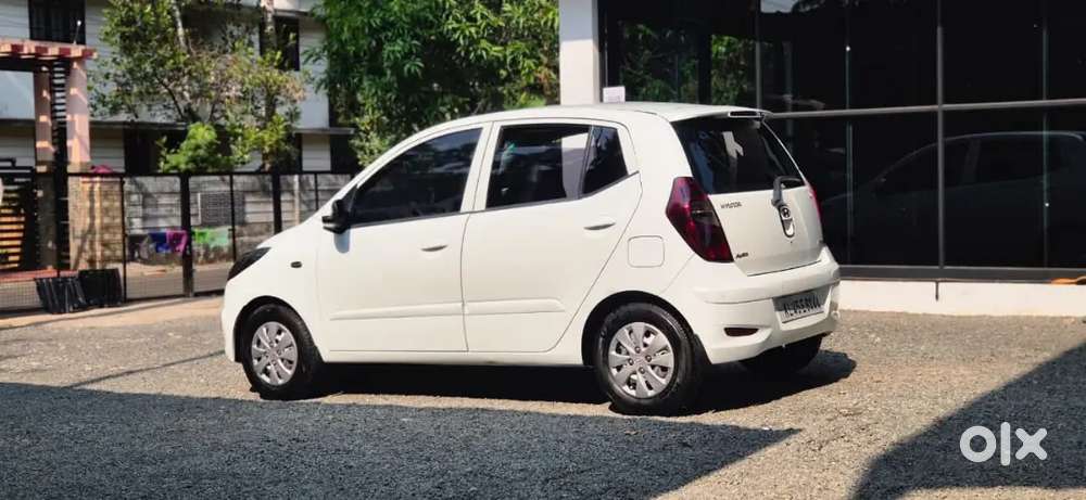 2010 I10 Asta Automatic With Sunroof
