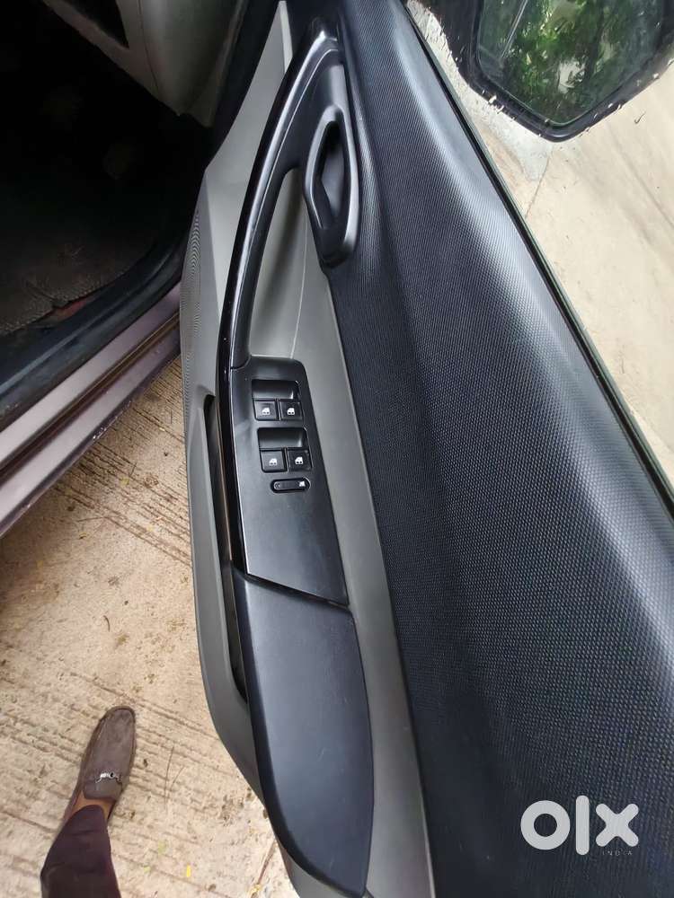 Tata Tiago 1.2 Revotron Xt, 2017, Petrol