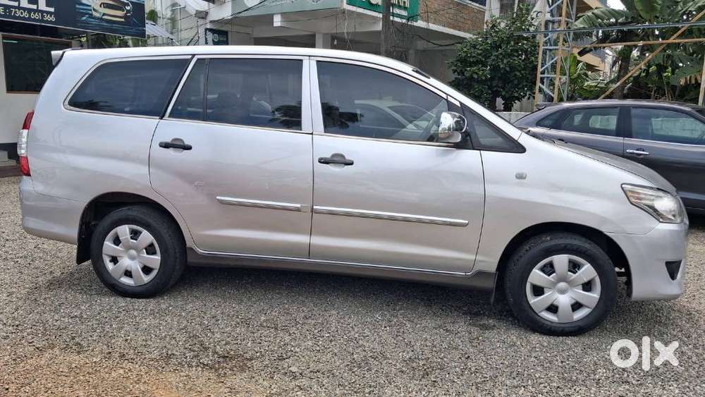 Toyota Innova 2.5 G (diesel) 8 Seater, 2012, Diesel