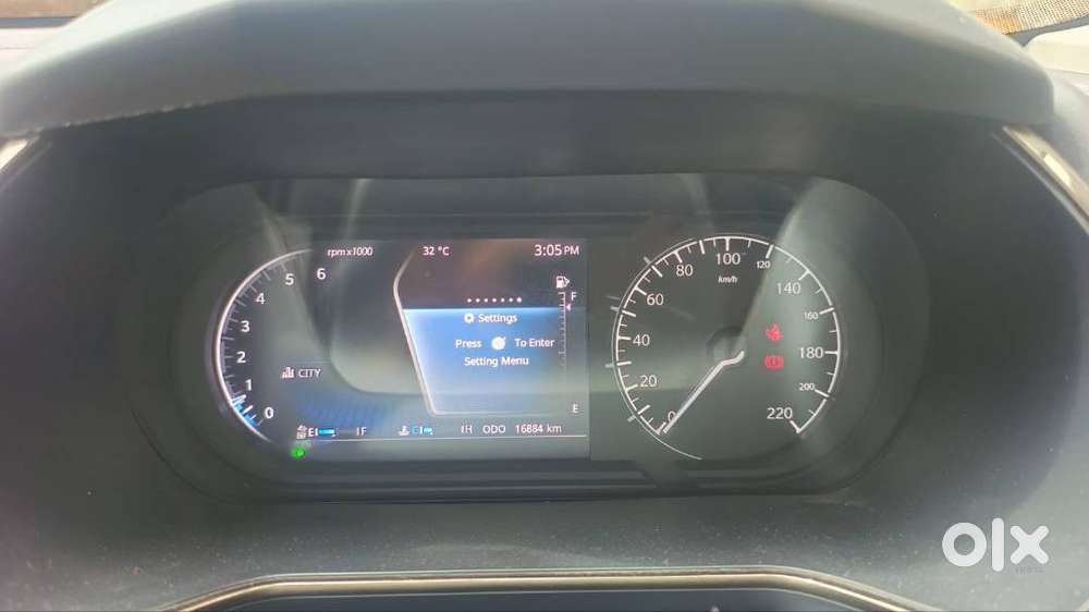 T Safari Xz+ (mt Diesel 2.0l) - Tropical Mist Adventure -7 Seater