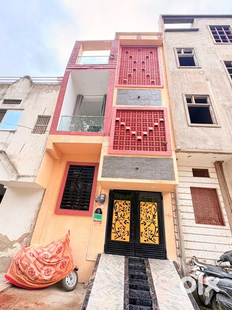 Sec 14 House with Car Parking, Solar 24hrWater Newly constructed house