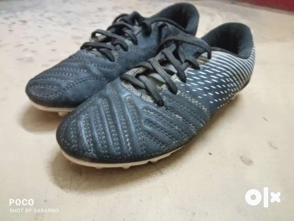 Football hot sale shoes olx