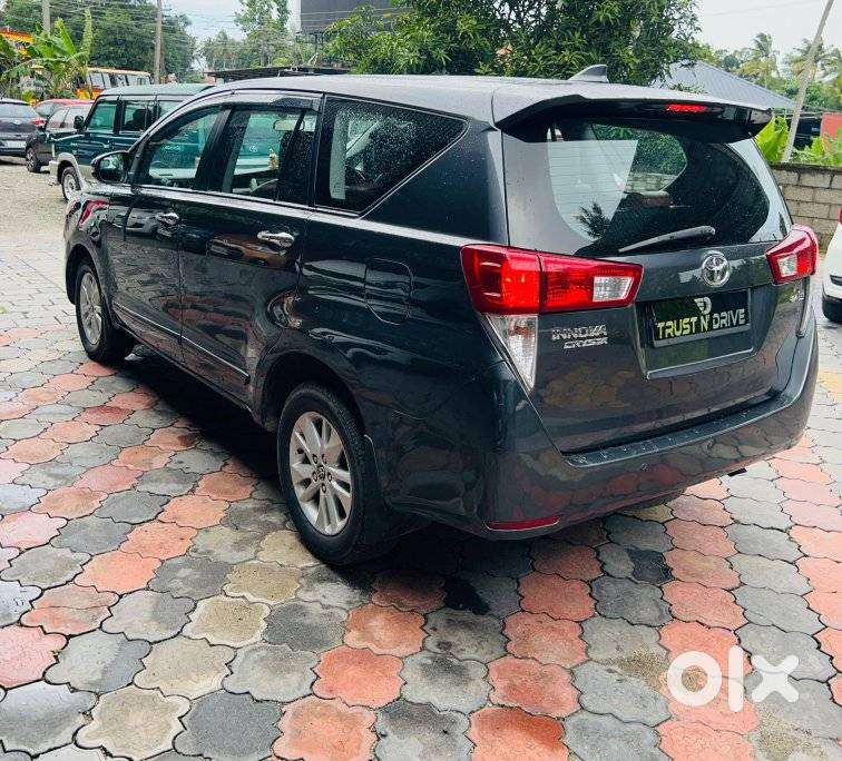 Toyota Innova Crysta 2.4 G Mt 8s, 2017, Diesel
