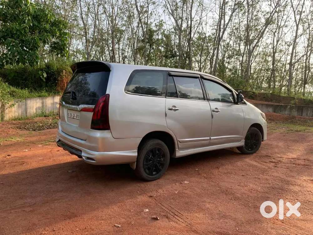 Toyota Innova 2006 Diesel 196000 Km Driven