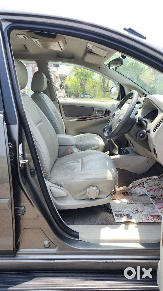 Toyota Innova 2.5 V 7 Str, 2013, Diesel
