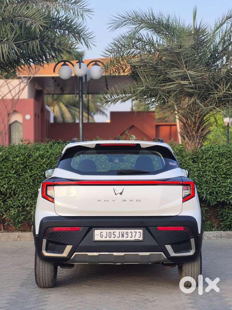 Mahindra Xuv 3xo Ax5 Pm Mt, 2026, Petrol