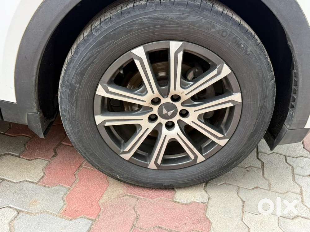 Mahindra Xuv700 2022 Diesel Well Maintained