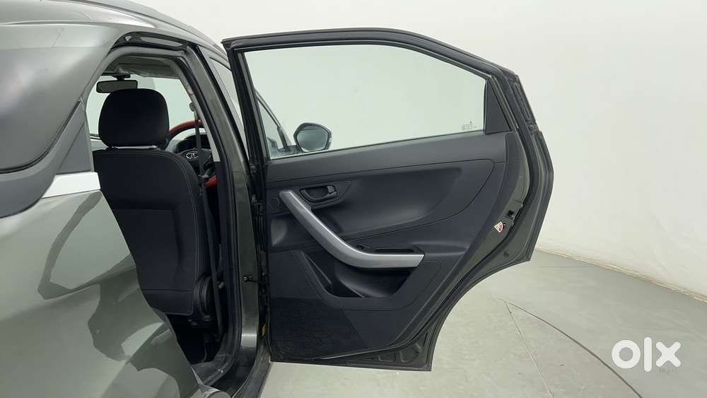 Tata Nexon 1.2 Revotron Xm, 2023, Petrol