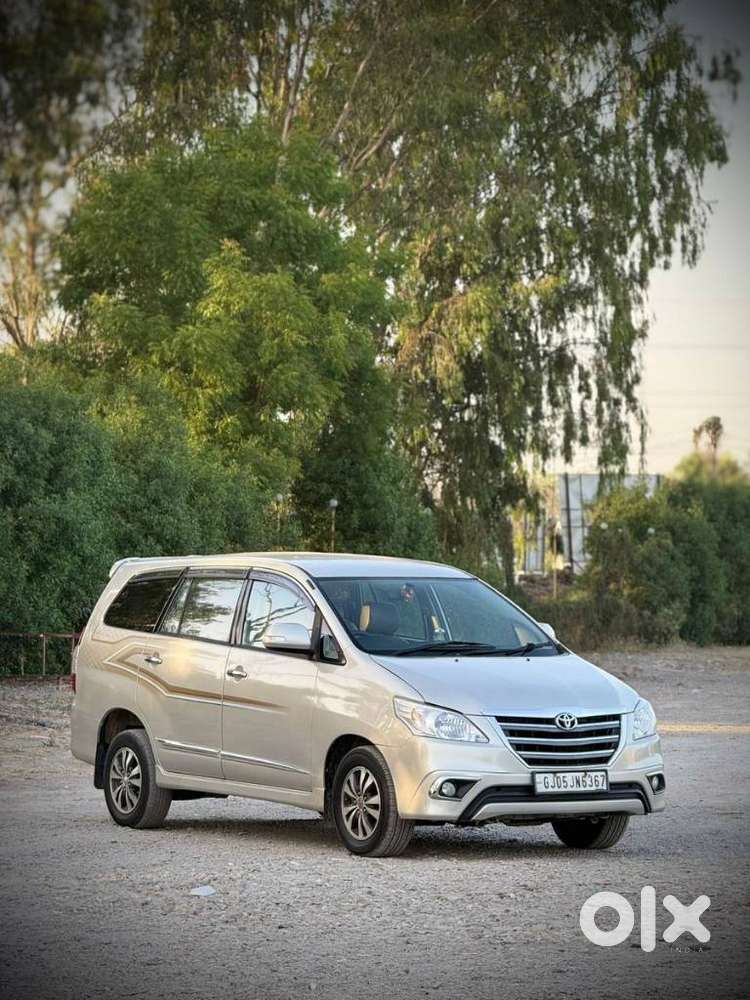 Toyota Innova 2.5 Vx 8 Str Bs-iii, 2016, Diesel