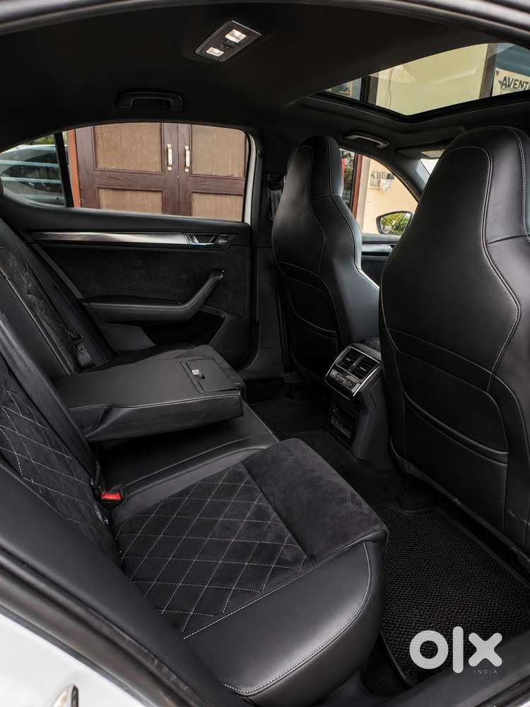 Skoda Superb 2.0 Sportline Tsi At, 2023, Petrol