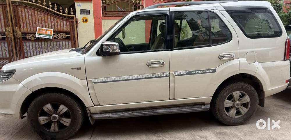 2016 Excellent Condition Tata Safai Storm