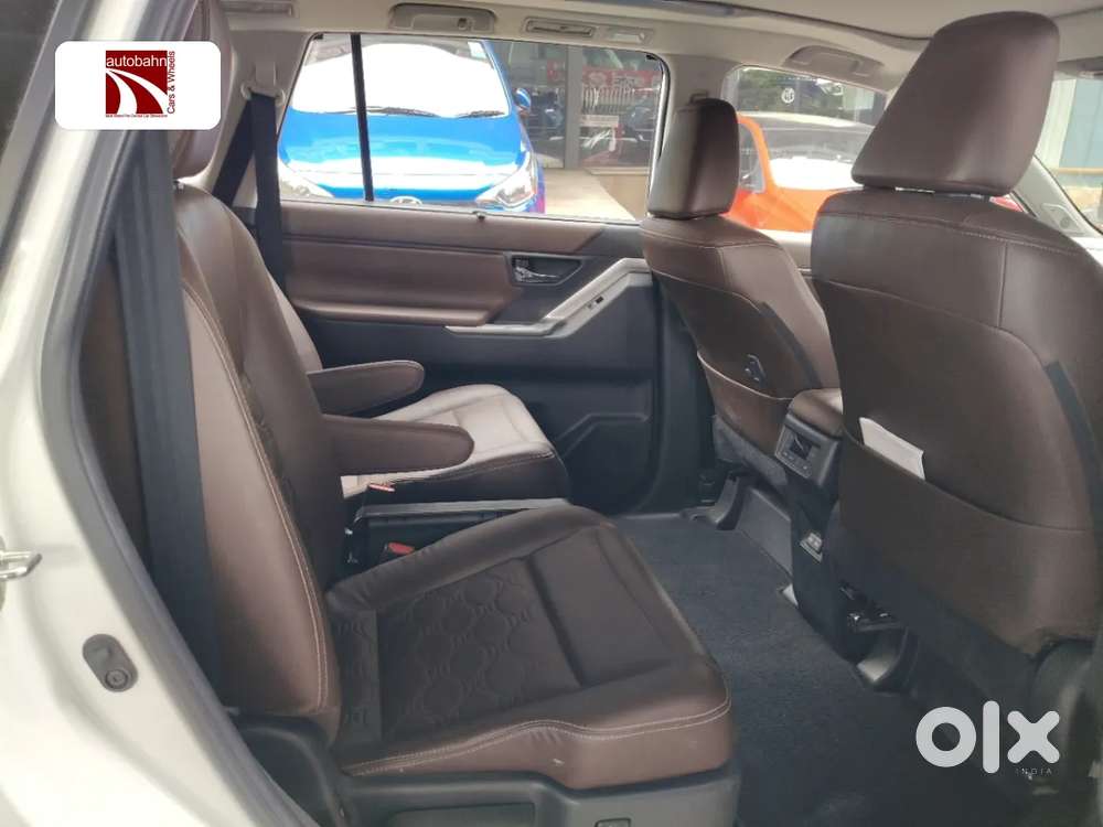 Toyota Innova Hycross 2.0 Zx Hybrid 7 Str, 2023, Petrol