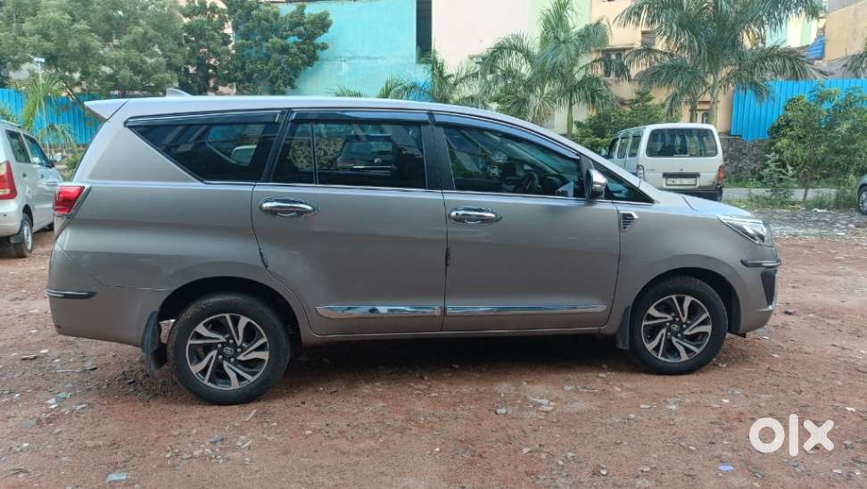 Toyota Innova Crysta 2.7 Gx Limited Edition At 7 Str, 2022, Petrol